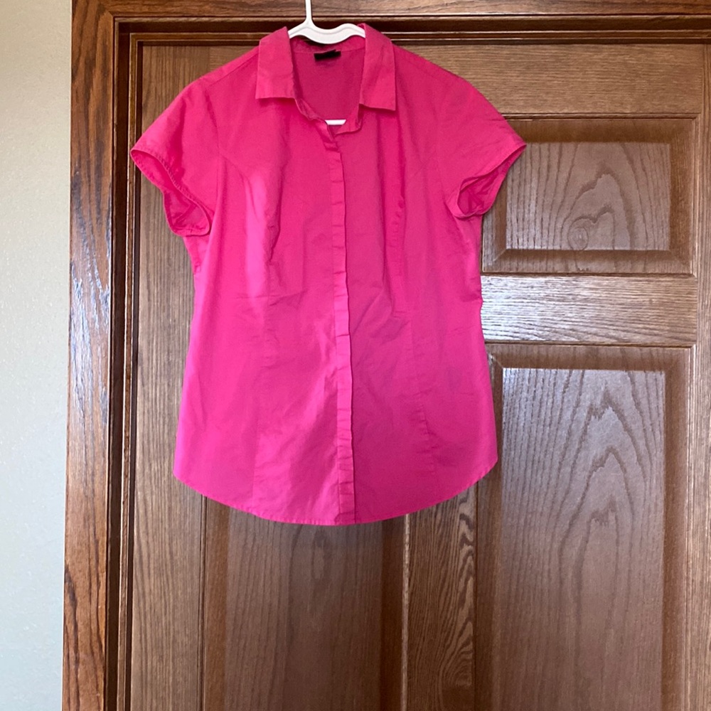 Worthington Short Sleeve Button Down Size M